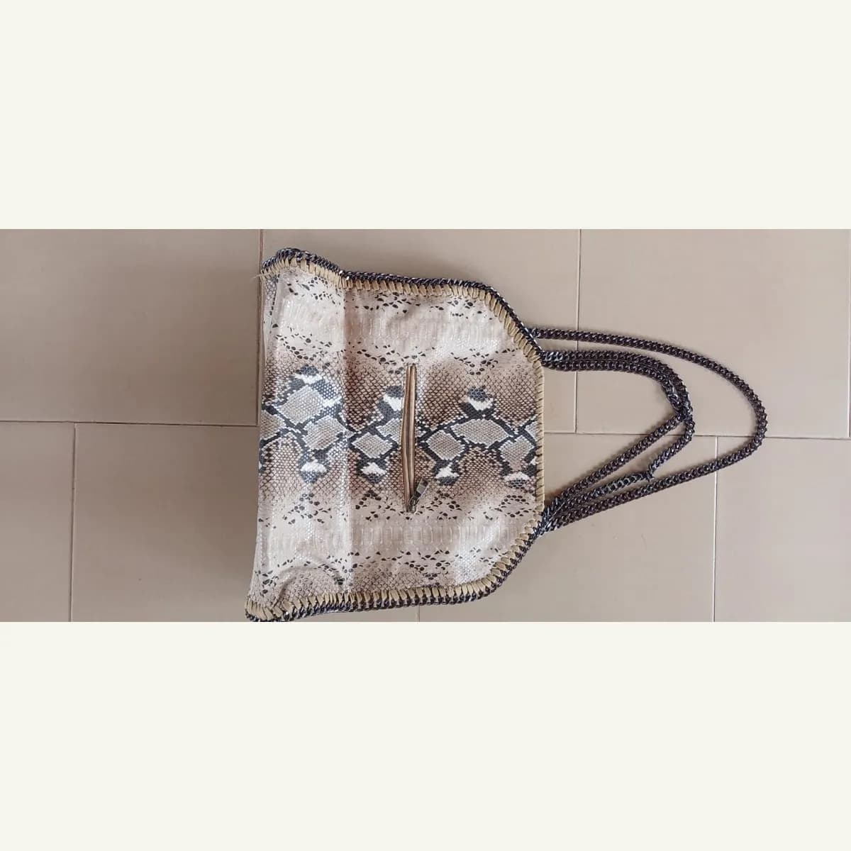 Big hand bag